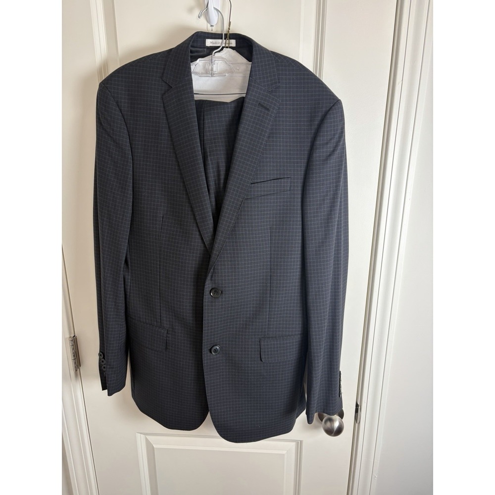 Murano Men's 40L X 33W Charcoal Plaid 2-Pice 100% Wool Blazer And Pants.